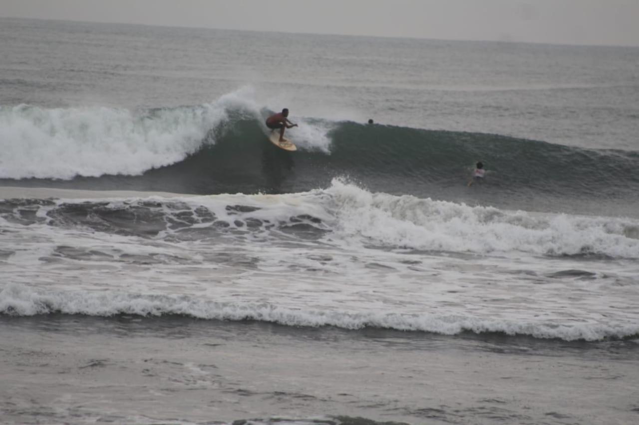 The Nyamo Surf & Stay Пулукан Екстериор снимка