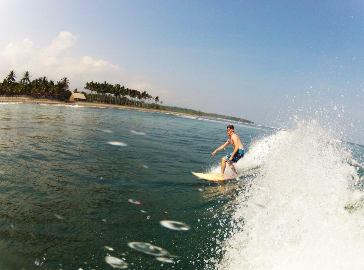 The Nyamo Surf & Stay Пулукан Екстериор снимка