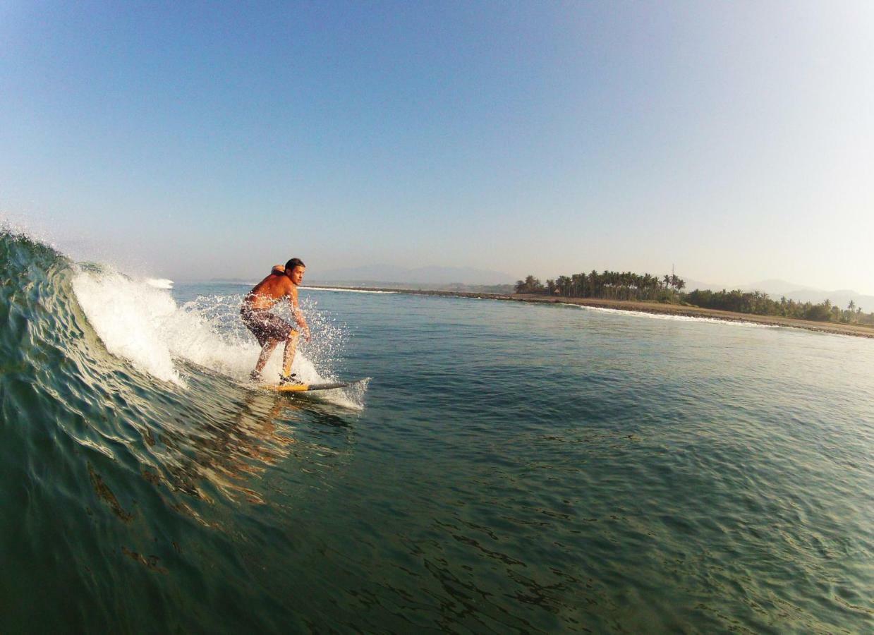 The Nyamo Surf & Stay Пулукан Екстериор снимка